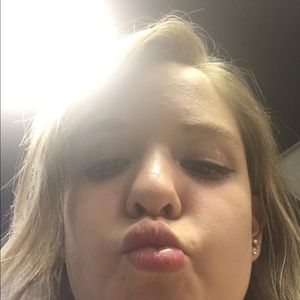 Meet your Posher, Shea